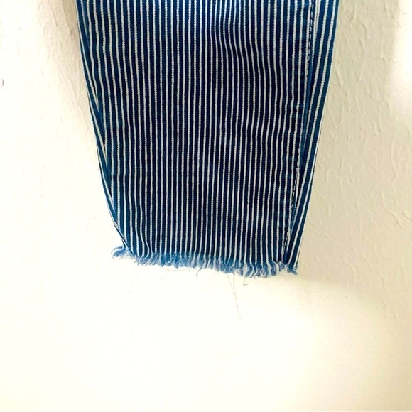 S.O.N.G Curvy High Rise Skinny Ankle Grazer Fringe Hem Pinstripe Jeans Size 5/27 - Picture 3 of 8